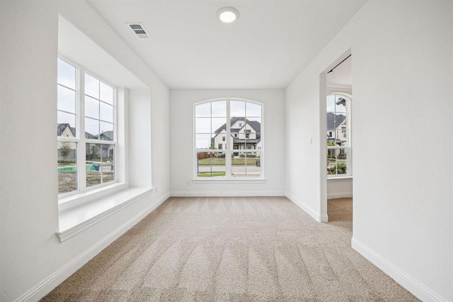 Spacious, unfurnished interior of a new home in Dominion of Pleasant Valley, Wylie (Image 16).