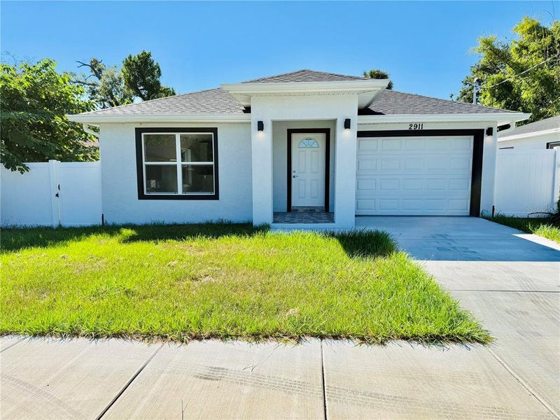 Exterior details and patio area of a home in , Tampa (Image 13).