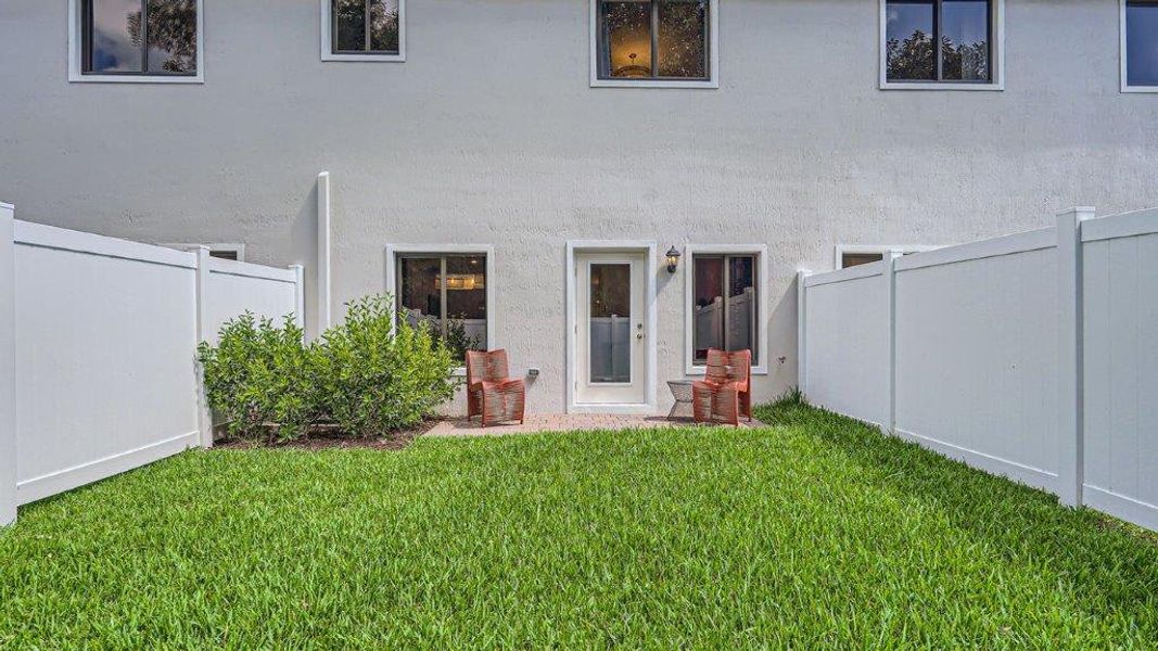 Representative exterior details of a home built from the Jade by D.R. Horton in Ashwood Cove, Lake Worth (Image 21). Representative exterior details of a home built from the Jade by D.R. Horton in Ashwood Cove, Lake Worth (Image 21).
