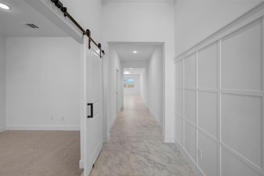 Welcoming foyer (*Photo not of actual home and used for illustration purposes only.)