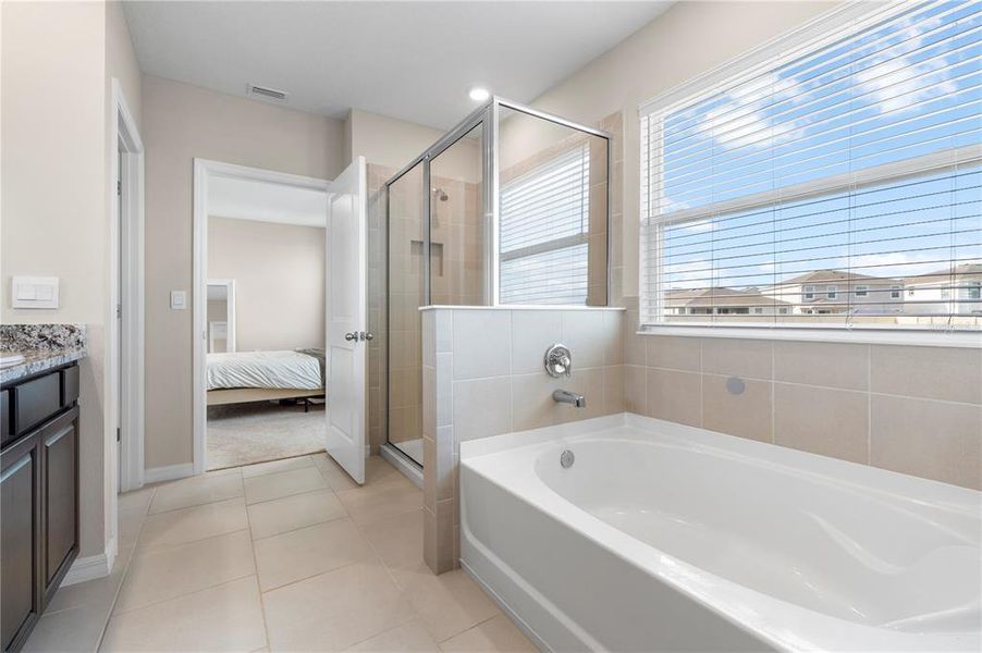 Furnished interior view inside a new home in , Wesley Chapel (Image 57).