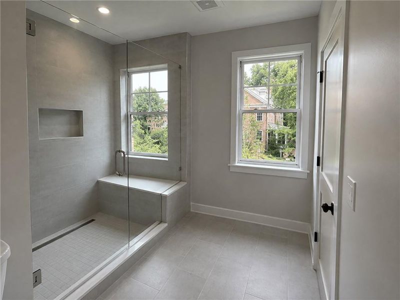 Spacious, unfurnished interior of a new home in , Atlanta (Image 24).