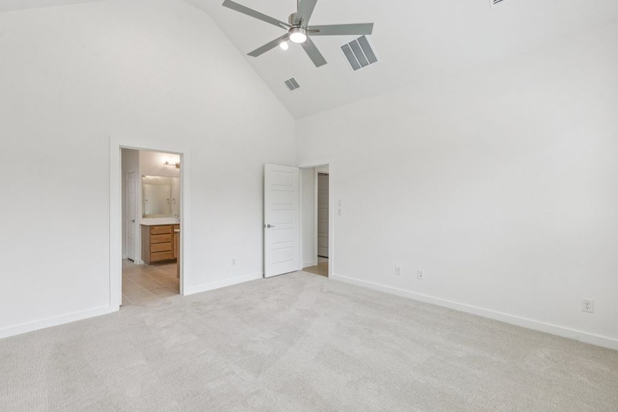 Primary Suite in the Da Vinci II home plan by Trophy Signature Homes – REPRESENTATIVE PHOTO Primary Suite in the Da Vinci II home plan by Trophy Signature Homes – REPRESENTATIVE PHOTO