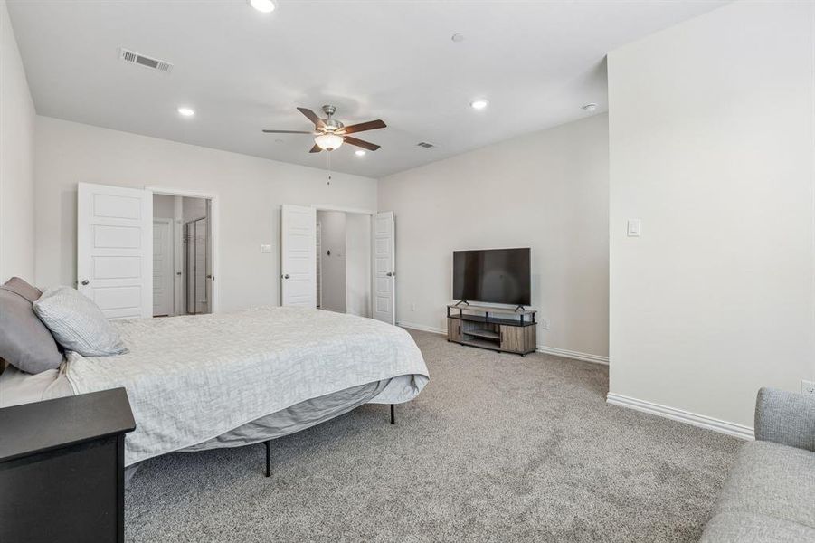 Furnished interior view inside a new home in , Frisco (Image 18).
