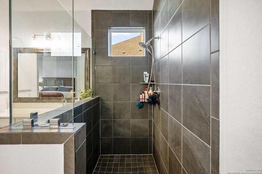 Furnished interior view inside a new home in Mesa Western, Cibolo (Image 29).