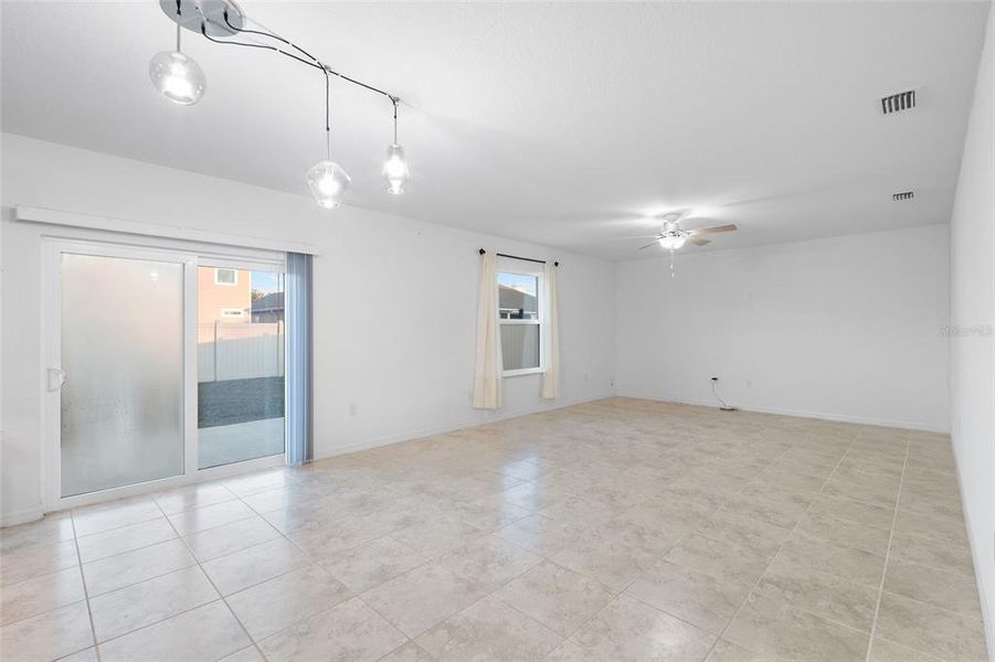 Spacious, unfurnished interior of a new home in Avalon Woods, Newberry (Image 33). Spacious, unfurnished interior of a new home in Avalon Woods, Newberry (Image 33).