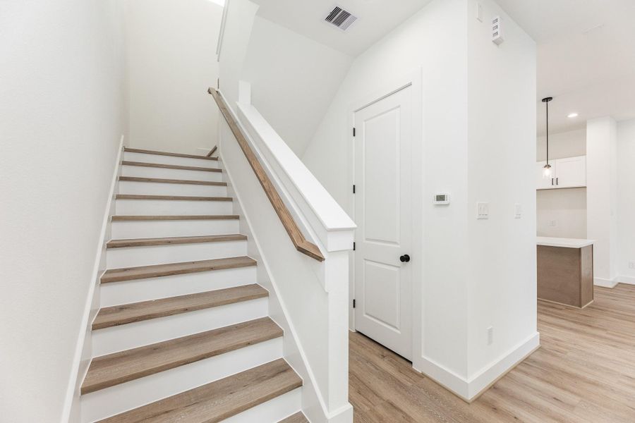 Spacious, unfurnished interior of a new home in , Houston (Image 28).