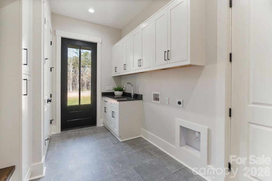Laundry/Mud Room
