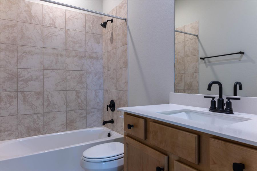 Furnished interior view inside a new home in La Segarra 40', Brookshire (Image 12).