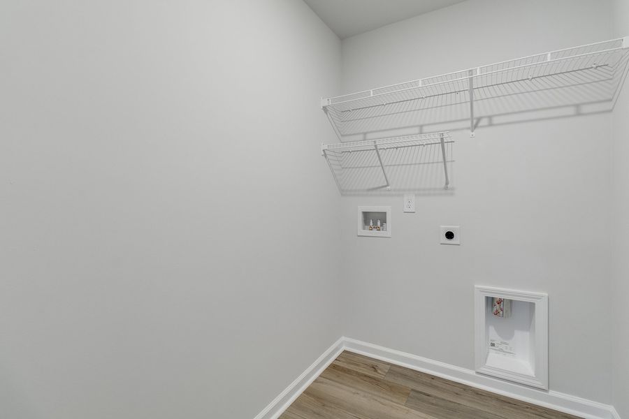 Spacious, unfurnished interior of a new home in Winston Point, Gilbert (Image 29).