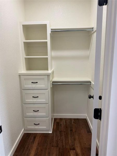 Furnished interior view inside a new home in , Texarkana (Image 10).