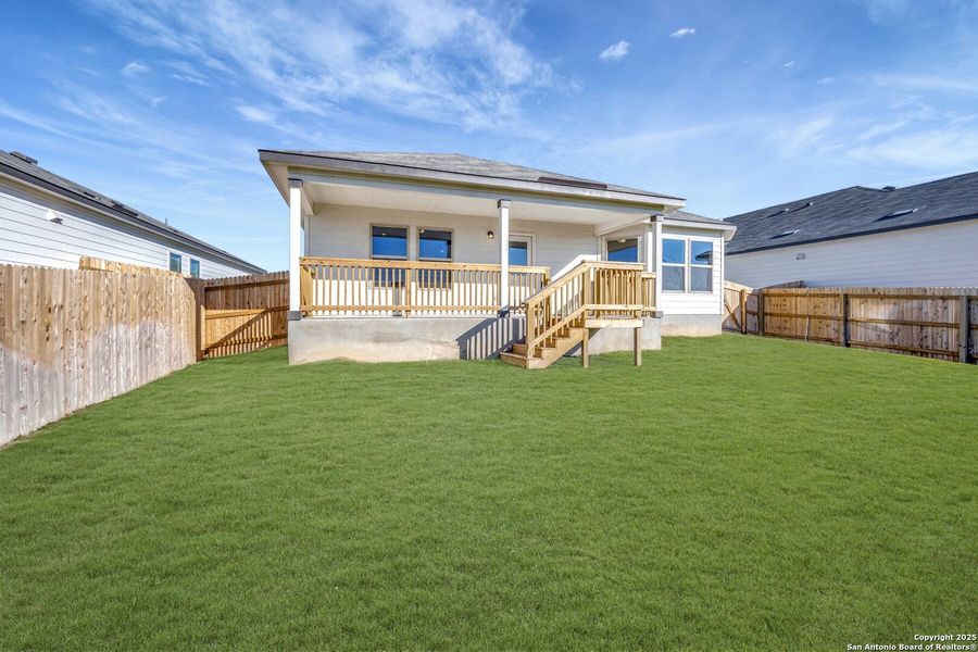 Exterior details and patio area of a home in Greenspoint Heights, Seguin (Image 4).