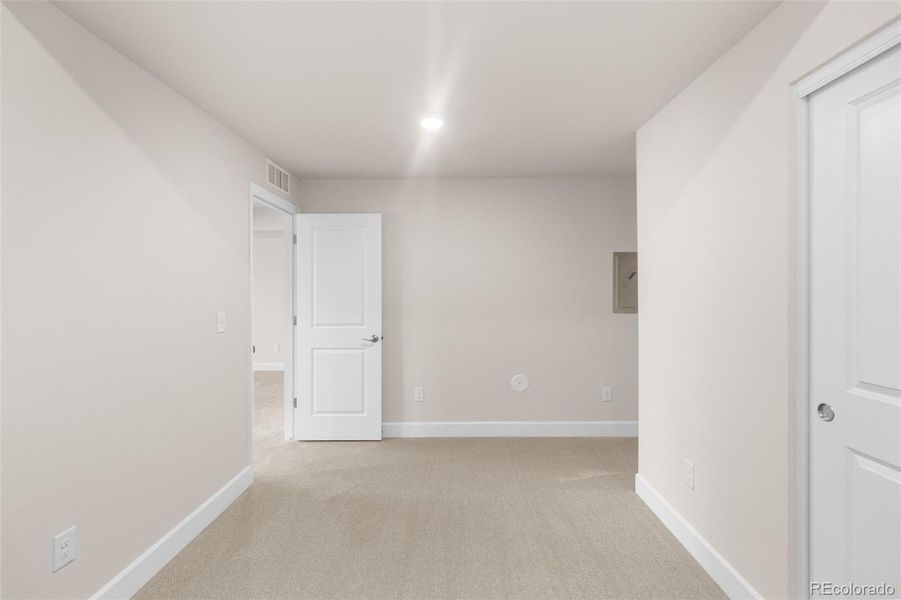 Spacious, unfurnished interior of a new home in , Castle Rock (Image 31).