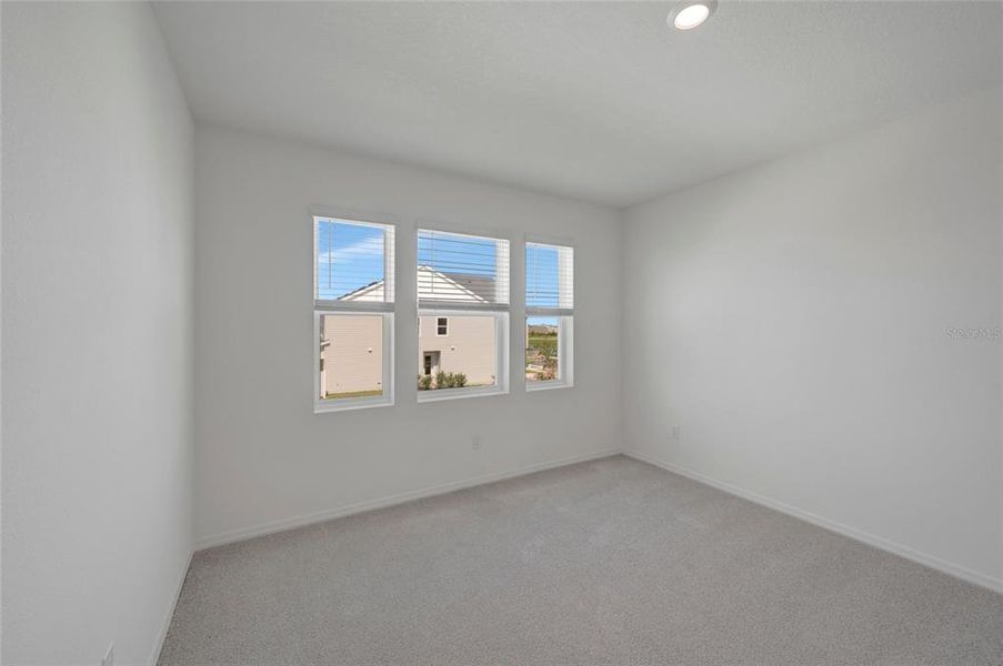 Spacious, unfurnished interior of a new home in , Apollo Beach (Image 13).