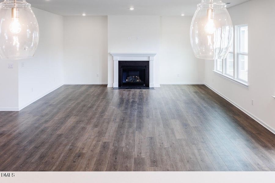 Interiors MLS-34 Interiors MLS-34