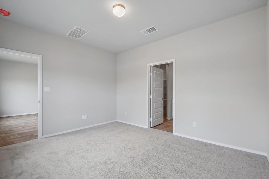 Spacious, unfurnished interior of a new home in Edgebrooke, Pflugerville (Image 13).
