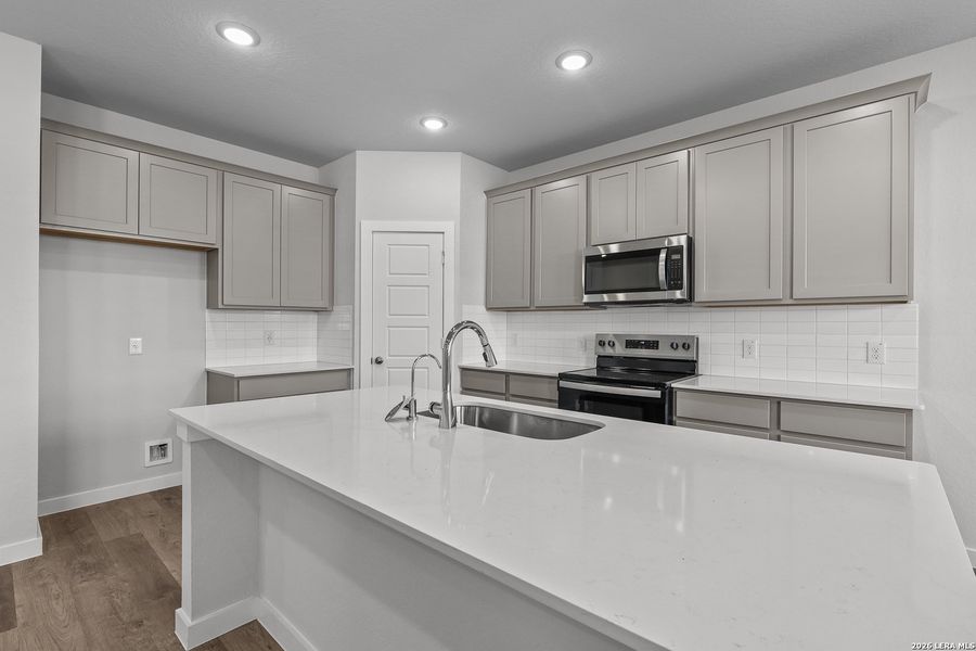 Furnished interior view inside a new home in Cinco Lakes, San Antonio (Image 7).