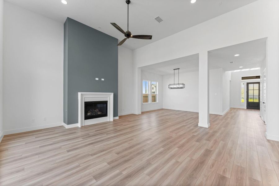 Spacious, unfurnished interior of a new home in The Grand Prairie 60’s, Hockley (Image 20).
