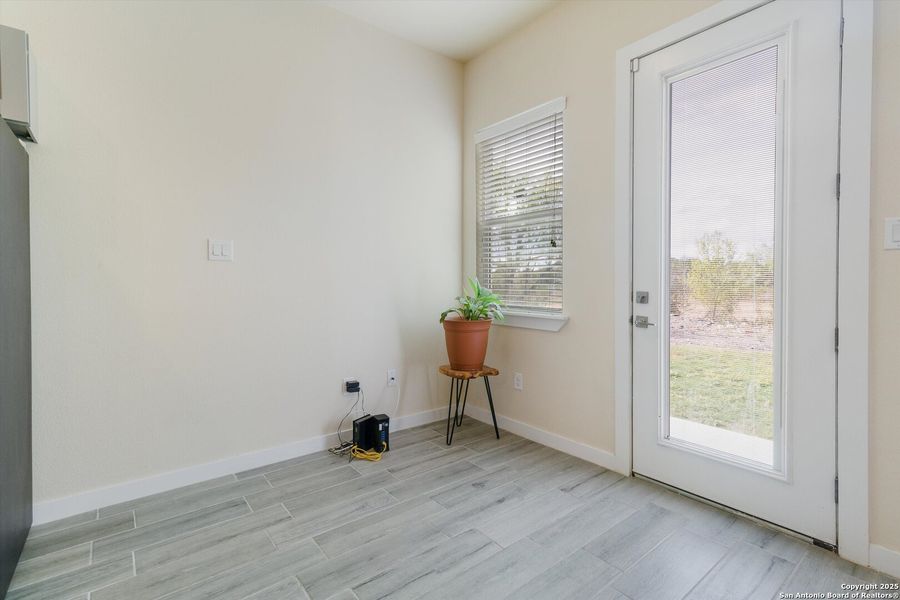 Spacious, unfurnished interior of a new home in , San Antonio (Image 24).