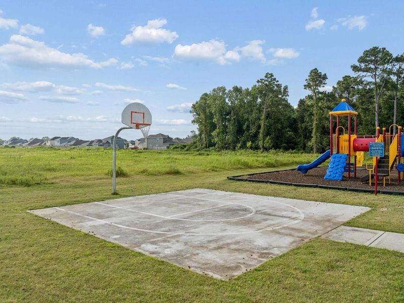 Community amenities in The Villages at WestPointe, Dayton (Image 21).