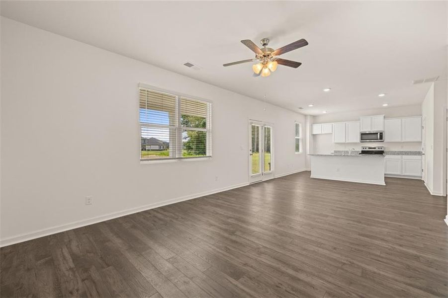 Spacious, unfurnished interior of a new home in Champion's Run, Lithonia (Image 25).