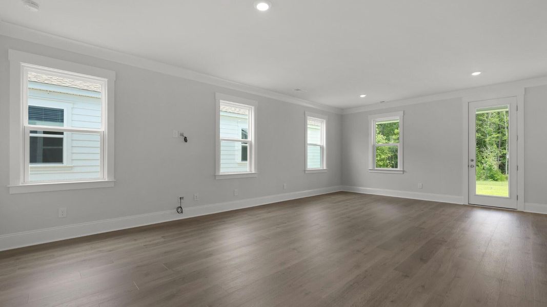 Spacious, unfurnished interior of a new home in Sheep Island, Summerville (Image 15). Spacious, unfurnished interior of a new home in Sheep Island, Summerville (Image 15).