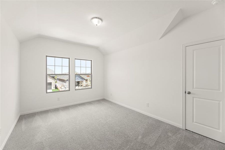 Spacious, unfurnished interior of a new home in Creekview Fossil Ridge, Pilot Point (Image 16).