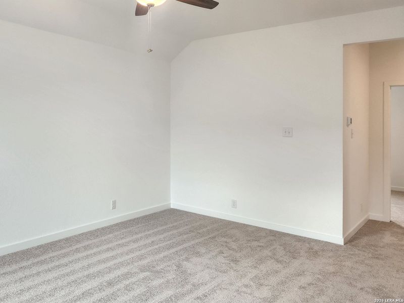 Spacious, unfurnished interior of a new home in Arcadia Ridge, San Antonio (Image 14).