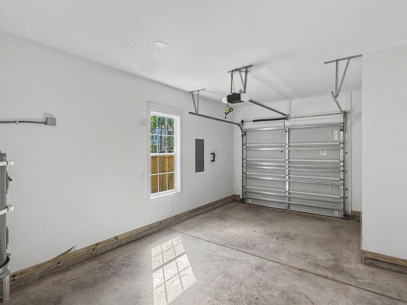 Spacious, unfurnished interior of a new home in , North Charleston (Image 36).