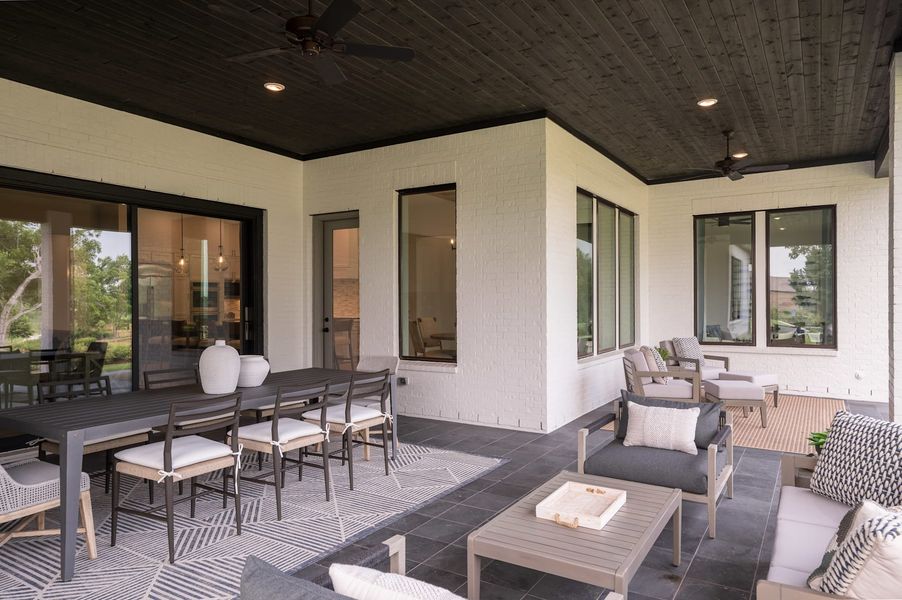 Representative exterior details of a home built from the Meritage by Tri Pointe Homes in Legacy Grove, Montgomery (Image 3).