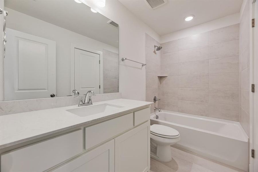 Furnished interior view inside a new home in Tavolo Park, Fort Worth (Image 13). Furnished interior view inside a new home in Tavolo Park, Fort Worth (Image 13).