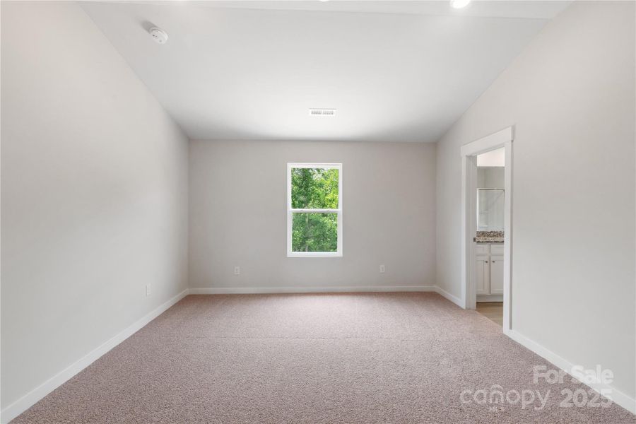 Spacious, unfurnished interior of a new home in Knights Bridge, Richburg (Image 5).