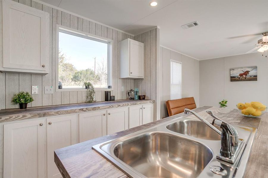 Furnished interior view inside a new home in , Granbury (Image 17). Furnished interior view inside a new home in , Granbury (Image 17).