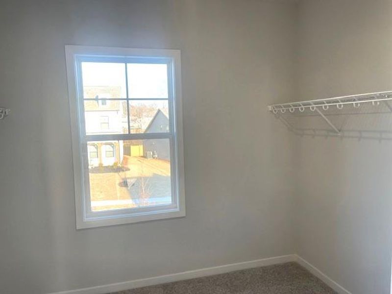 Spacious, unfurnished interior of a new home in Ponderosa Farms Estates, Gainesville (Image 13).