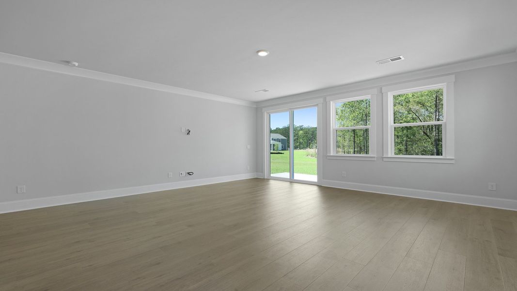 Spacious, unfurnished interior of a new home in Livingston Woods, Irmo (Image 20).