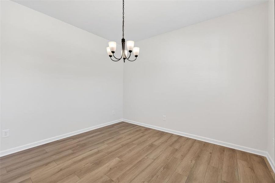 Spacious, unfurnished interior of a new home in Oakmont, Dallas (Image 36).