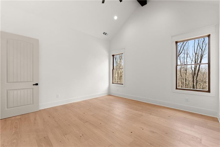 Spacious, unfurnished interior of a new home in , Gainesville (Image 46).