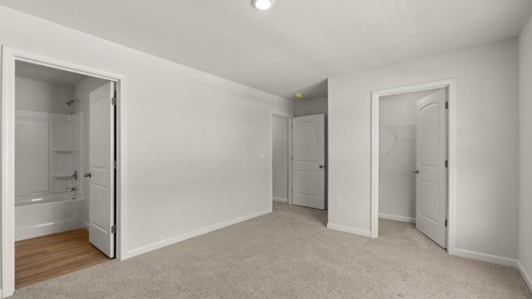 Spacious, unfurnished interior of a new home in Grandview at Lanier, Dawsonville (Image 27).