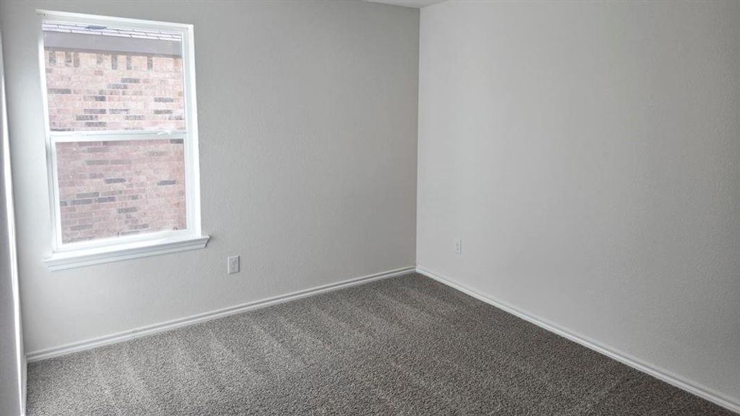 Spacious, unfurnished interior of a new home in Hanolley Hills, Sherman (Image 8).