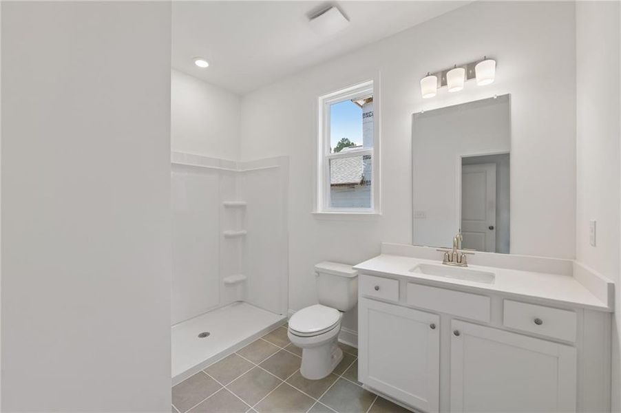 Furnished interior view inside a new home in Bailey Fence, Dacula (Image 44).
