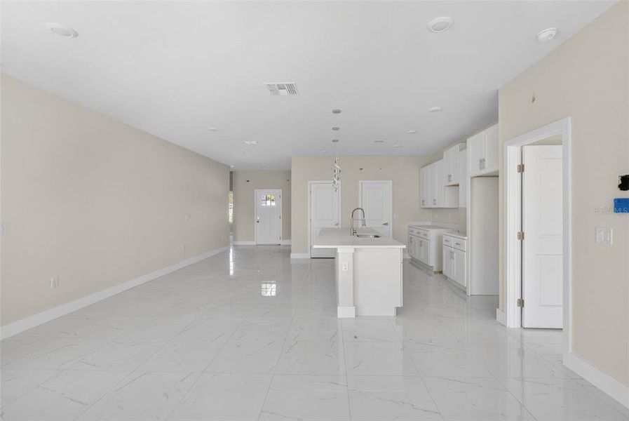 Spacious, unfurnished interior of a new home in , Port Charlotte (Image 33).