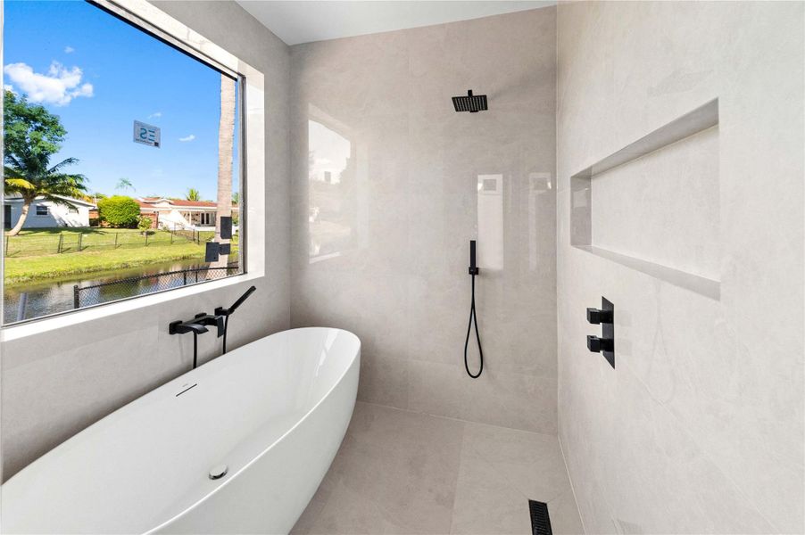 Furnished interior view inside a new home in , Coconut Creek (Image 16).