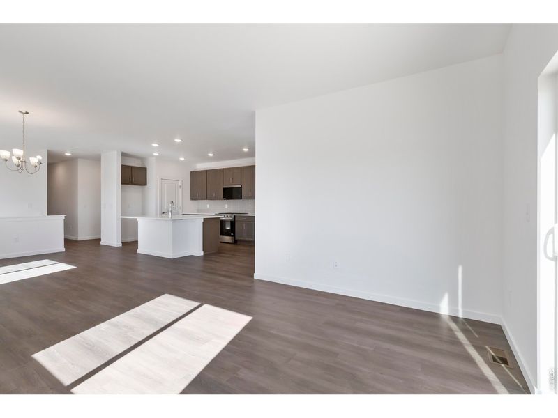 Spacious, unfurnished interior of a new home in Granary, Johnstown (Image 14).