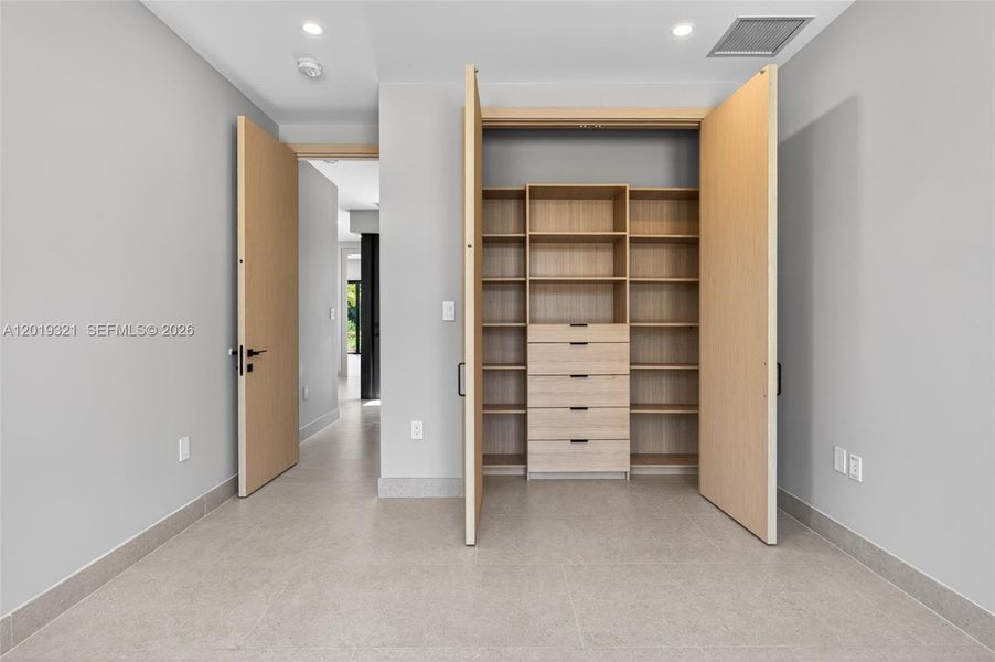 Image 75 of a home in .