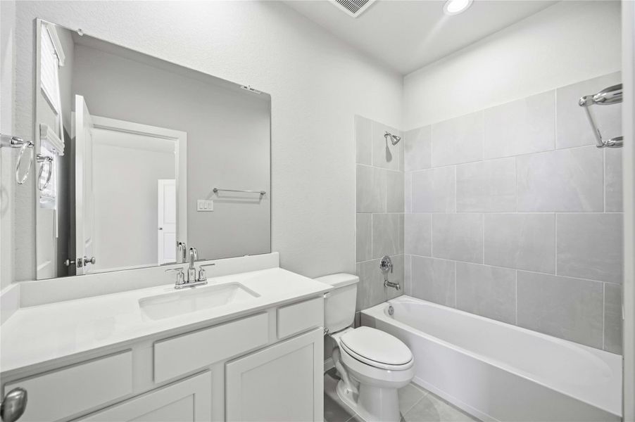 Furnished interior view inside a new home in Canterra Creek  60', Rosharon (Image 8).