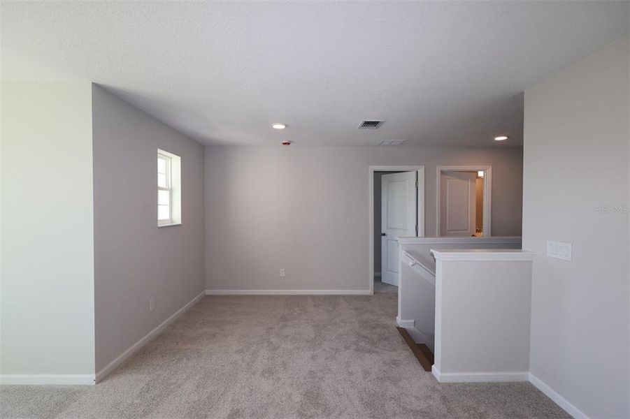 Spacious, unfurnished interior of a new home in Bay Lake Farms, St. Cloud (Image 20).
