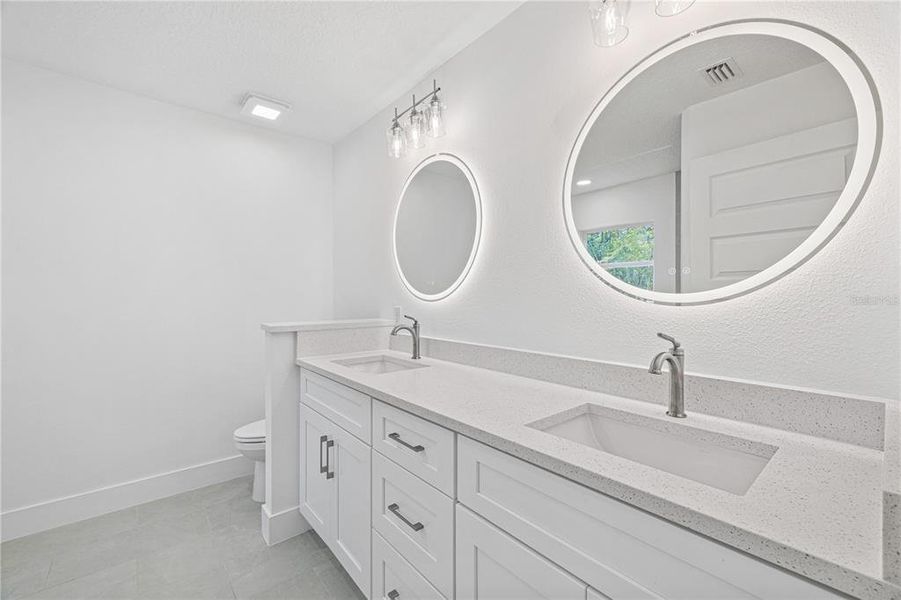 Furnished interior view inside a new home in , Dunnellon (Image 11).