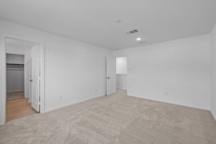 Spacious, unfurnished interior of a new home in Peppervine, Porter (Image 21).