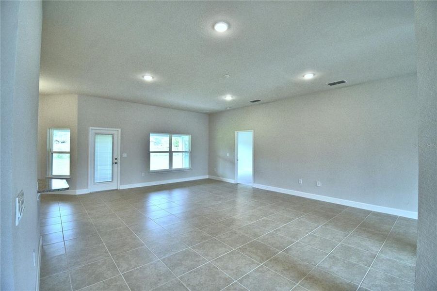 Spacious, unfurnished interior of a new home in Cadence Crossing, Auburndale (Image 66).