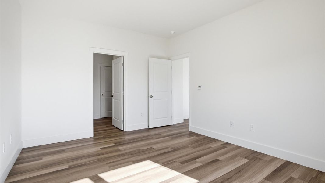 Spacious, unfurnished interior of a new home in Millstone Village, Morristown (Image 25).